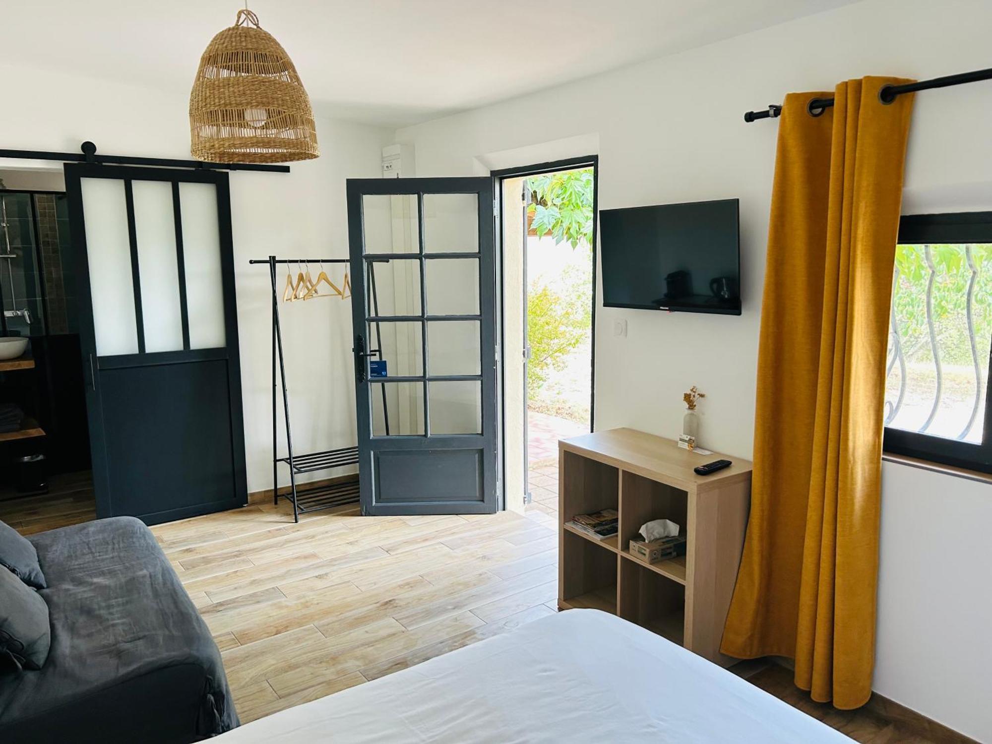 Le Cabanon Hotel โกลโลบรีแยส์ ภายนอก รูปภาพ